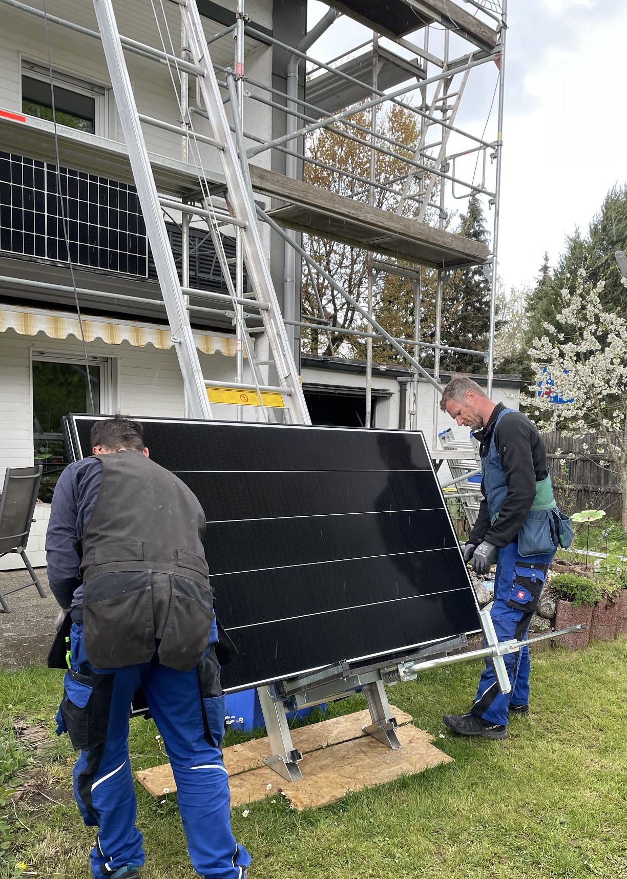 GEDA-Solarlift für PV-Montage